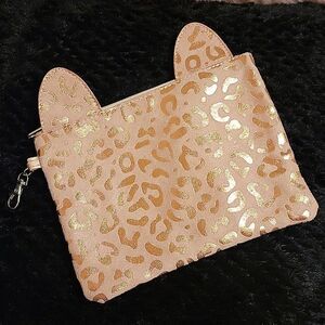 Cheetah 🎄print makeup bag. NWOT